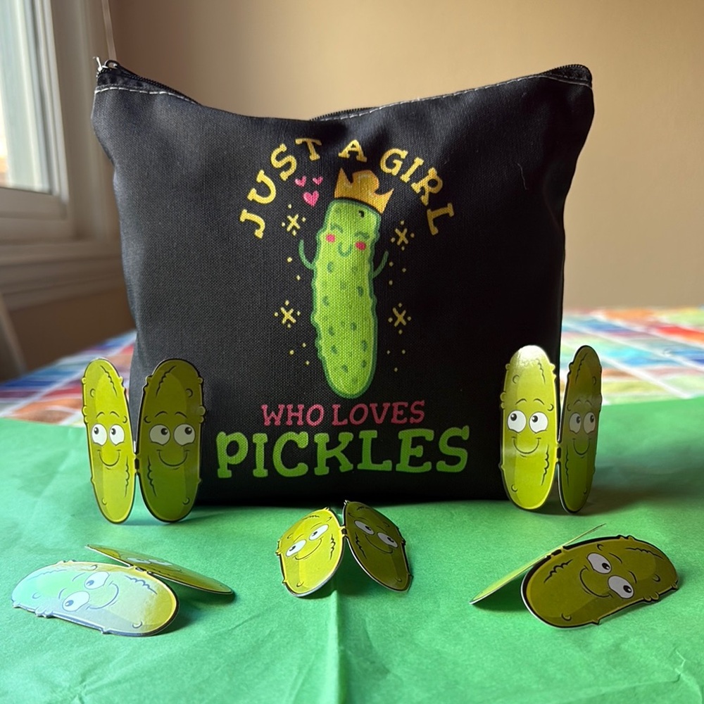 🥒 Black Pouch with Pickle Design 🥒 NWOT 🥒
